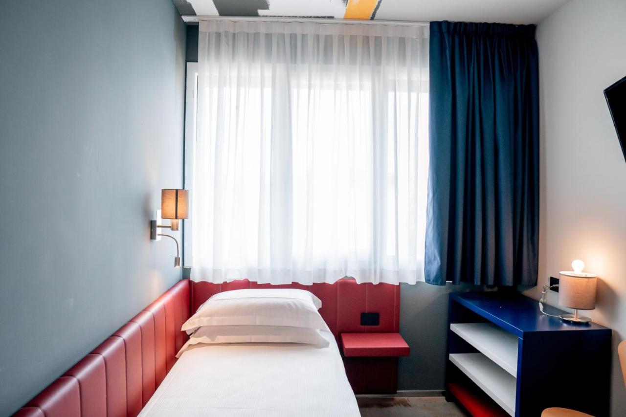 K Modern Hotel Peschiera del Garda Exteriör bild